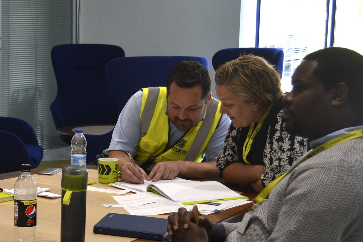 When it comes to the #construction industry, high #labour turnover is more common than in other #industries. 👷 🏗
Let’s see what you can do to keep your #team satisfied. Here are 15 Surefire Ways to Make Your Team Happy and united! 👇 #strukta
strukta.co.uk/blog/2018/12/0…