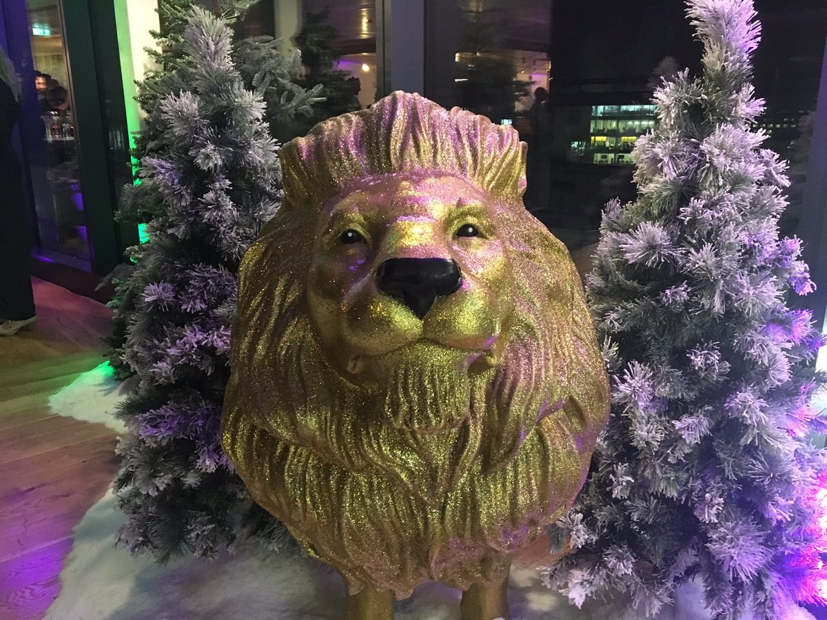 KokoaCollection's tweet image. Christmas party in full swing @AmazonUK @SocialBeeCafe  @BaxterStorey #hotchocolatebar.