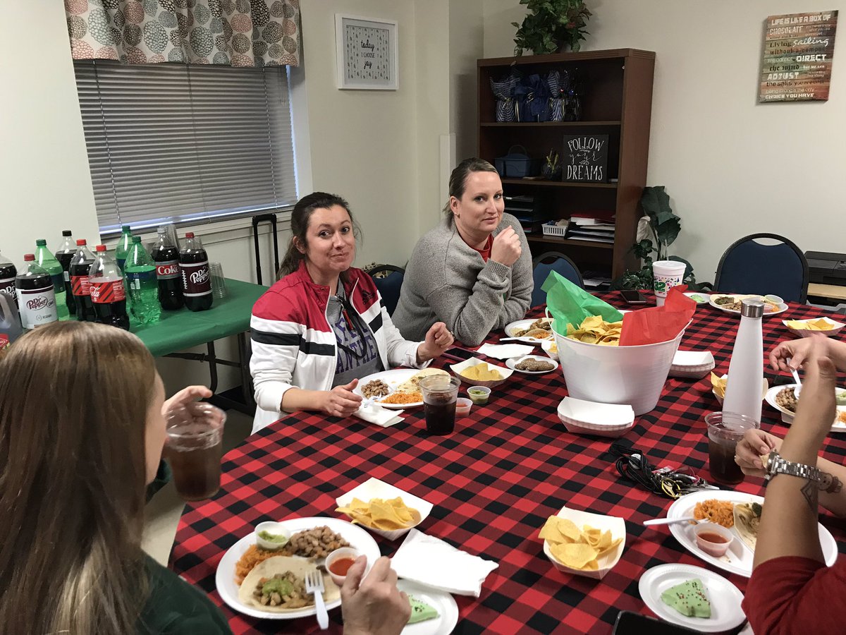 trturnage2016's tweet photo. Staff luncheon at Herty. #HertyHasHeart https://t.co/Mil2tp8Hy6