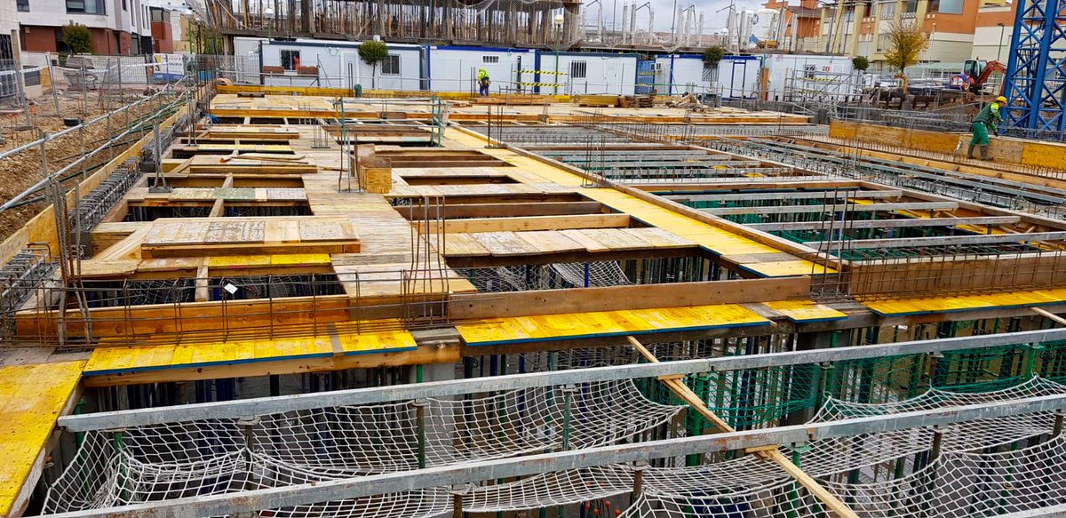 Avanzando en la ejecución de la estructura de hormigón🏗 de 22 #viviendas unifamiliares 🏠 en #Burgos 📌 que estamos realizando para la #constructora Edhinor