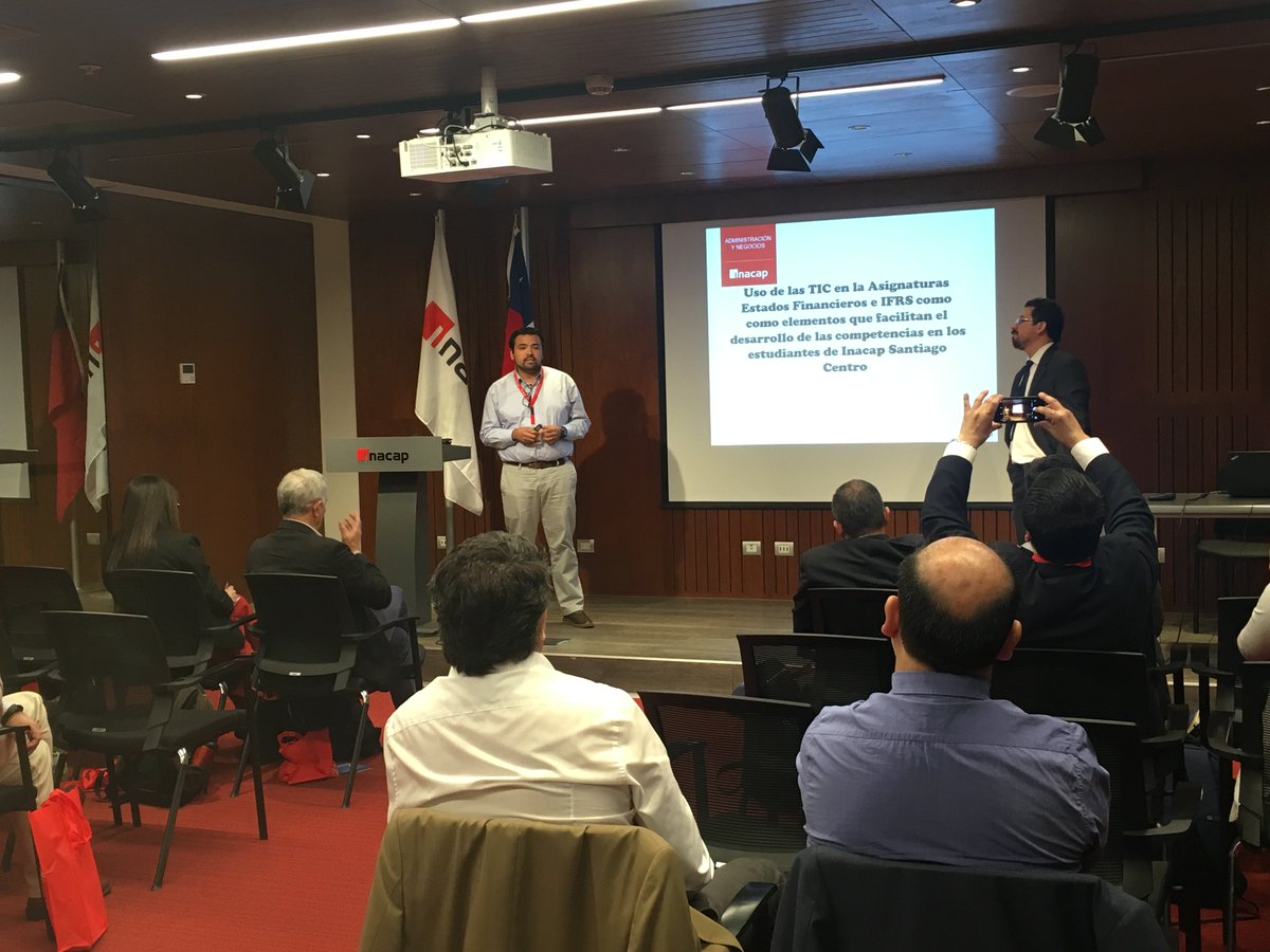INACAP_AyN's tweet photo. El académico de @INACAPCentro Marcell Saavedra expone el trabajo "Uso de TICS en la asignatura Estados Financieros e IFRS" en el I Workshop de #Educación en #Negocios. https://t.co/CnFtVb5It1