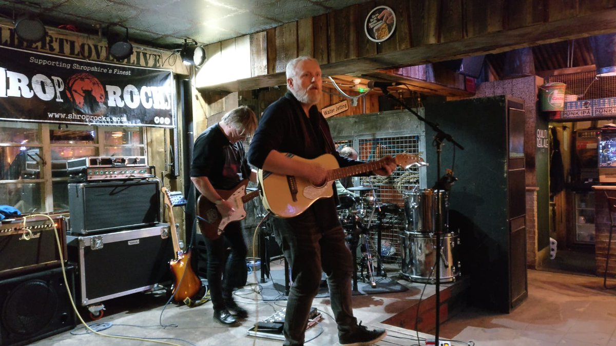 CrispinsDay's tweet photo. Amazing night last night at 
@albertsshedsy
- Played 15 new songs to a great audience and shared the stage with the fantastical fabulous 
@NikkiRous
 and 
@SamLyonMusic
 . Will post some pics, etc. soon. #LiveMusic #GrandHaven #SCDBand https://t.co/b9Z1rhXE07