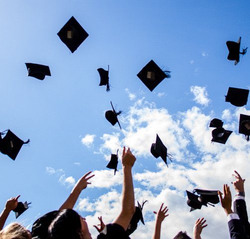 uhsfa's tweet image. Congratulations to all of the UH graduates 🎓🐾♥️ GO COOGS !