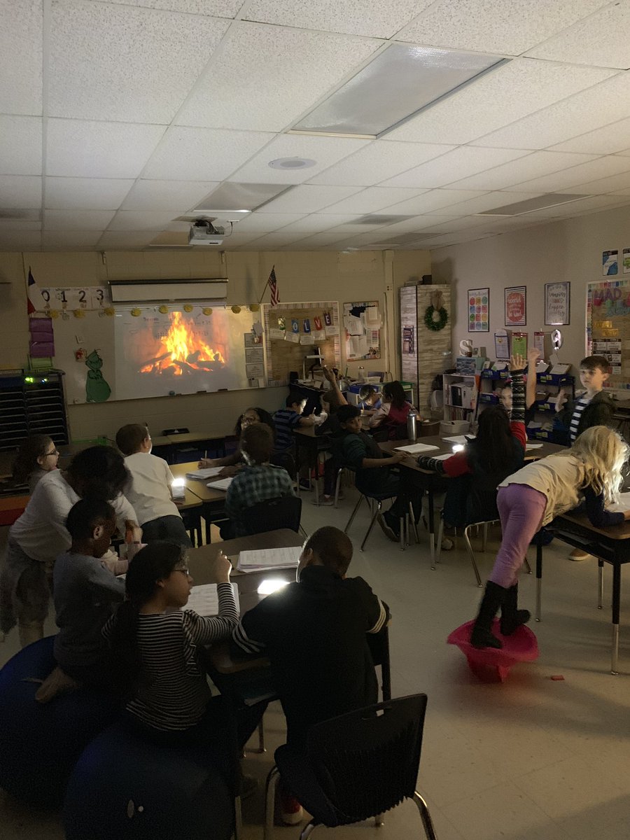 akright_simon's tweet image. Math by the camp fire today! #keepitinteresting #thisislockehill