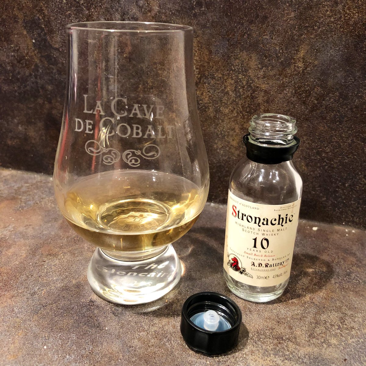 Time for a dram of 10 years old <a href="/Stronachie/">Stronachie Malt</a> from <a href="/ADRattrayWhisky/">A D Rattray Whisky</a> 
It’s a light and fruity dram (fresh apples an pears on the nose and tarte tatin on the palate) with a touch of cinnamon. The finish is slightly oaky and peppery. Nice to start an evening of dramming.