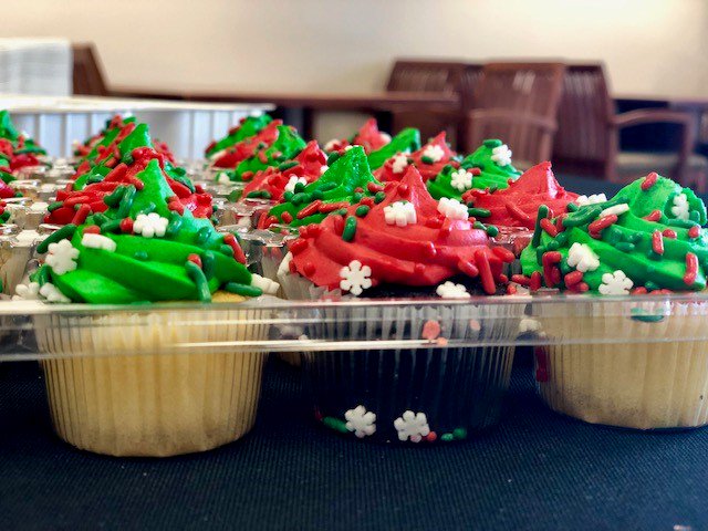 UTAPSA's tweet image. Many thanks to those who were able to attend our #holidayparty today in the Gregory Games Room (@UTRecSports)! There's no better way to get into the festive spirit than decorating cookies 🤤