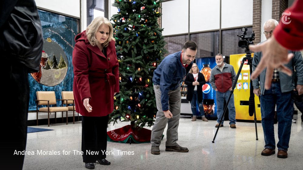 Cliff Farmer missed a chance to vote in the runoff of his own City Council race. It ended in a tie. On Thursday, he lost by a roll of the dice. https://www.nytimes.com/2018/12/13/us/cliff-farmer-arkansas-election.html …