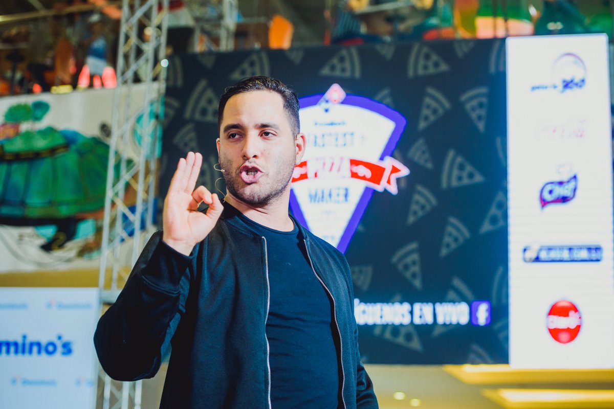DominosRD's tweet photo. ¡Nos apasiona lo que hacemos, sentimos orgullo de quienes somos y creemos que podemos divertirnos y esforzarnos al mismo tiempo! #orgullodominos #tbt #fpmrd #dominosrd https://t.co/6EitQE5eus