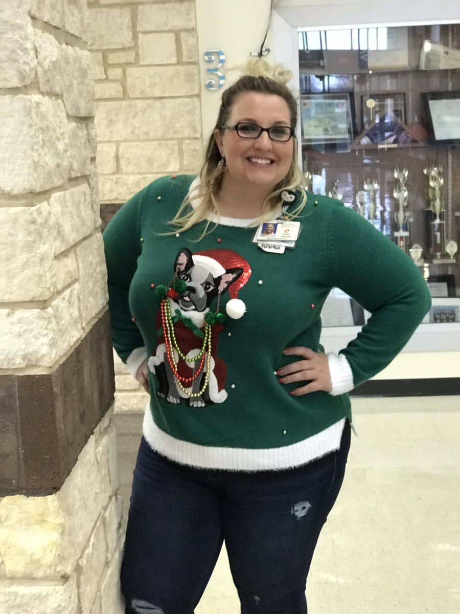 MsHaysCounselor's tweet photo. Holiday festivities! 🎄 🎁 @MendenhallHorns #mendenhalllearns @Plano_Schools @mendenhall5th @chaseoaks @Mendenhall4th https://t.co/MDZaLH1Uxi