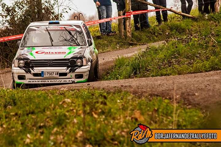6 tramos por delante, más de 93 kms contra el crono y previsiones de lluvia es lo que tendremos este sábado en el Rally de Cangas, donde Óscar Palacio parte con ventaja, le valdría con finalizar en el top 11, sobre Manuel Mora en la lucha por el titulo.
!!Todo por decidir!!