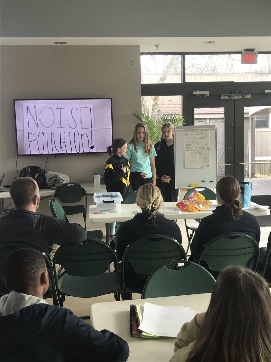 Letimistry101's tweet photo. #latepost but I’m so proud of the @ZooSchoolMNPS #DayofDiscoveryZoo students’ #conservation campaigns they presented to @NashvilleZoo staff! They were impressive! I’m excited to see what they do with the projects we have planned for Spring! #STEMed https://t.co/tjCplx6hr6