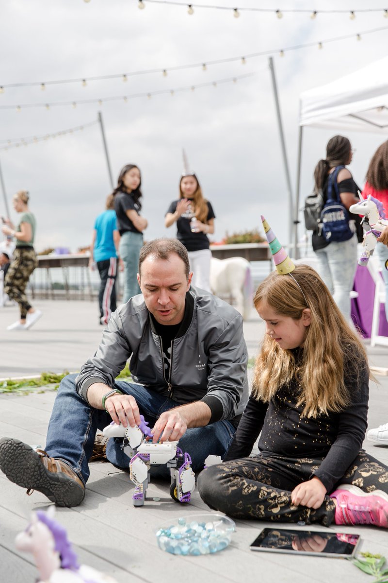 UBTECHRobotics's tweet image. Inspiring the next generation to dive deep into the world of coding and robotics with JIMU Robot. #TBT