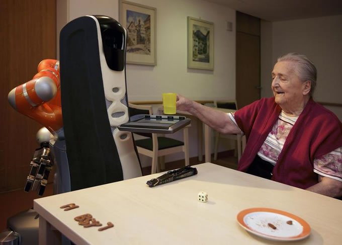 RoboticsTmrw's tweet image. Article from Len Calderone:  #CompanionRobots for Seniors.  ow.ly/Eqmu30mYL7L #servicerobots #seniorliving