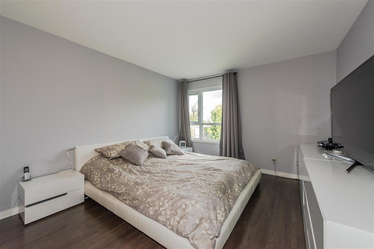 PRICE REDUCTION! Fully Renovated 2 Bedroom plus Den.

Stunning corner suite at Shaughnessy Gate! This spacious 2 bedroom, 2 bathrooms + Den has THE PERFECT LAYOUT: bit.ly/2xeZ0zB

#RealEstate #Realtor #Listing #RealEstateLife #RealEstateInvestor #RealEstateLifestyle