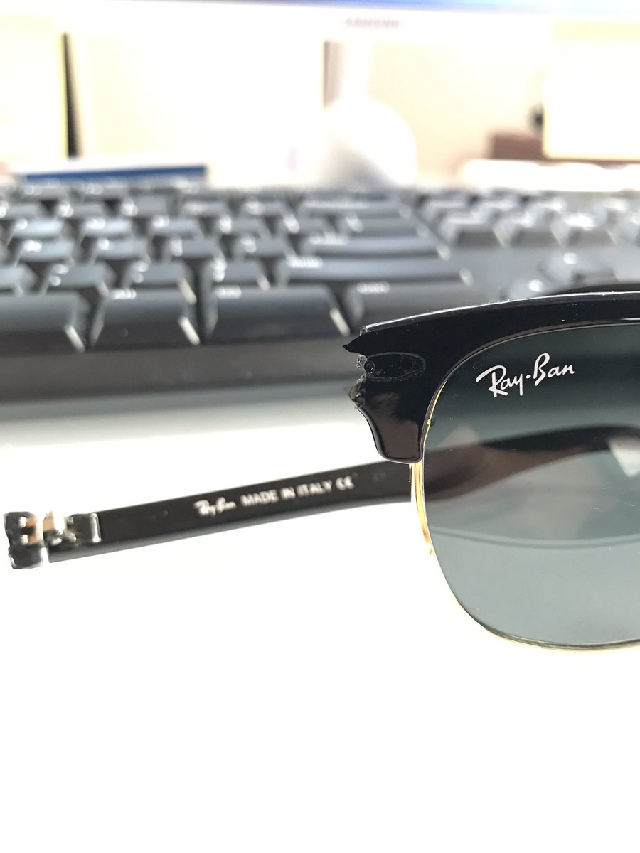 Soldano35's tweet photo. @ray_ban how does this happen??? https://t.co/av33PUs5xU