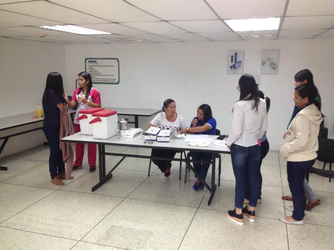#IVSS en la vanguardia con el plan de vacunación, se beneficiaron este #06Dic a los trabajadores de la empresa Alpla de Venezuela C.A. Una vez más el personal del Ambulatorio "Dr. Luis Izaguirre Rodríguez" Impartiendo salud y prevención a la clase obrera. #Carabobo @magallyvina