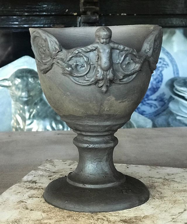 CARRONParis's tweet photo. Angel 👼🏼#ceramics #terracotta #faience #faitalamain #madeinfrance #handmadeinfrance #mathildecarronastierdevillattecreation #cup #wo... https://t.co/CpS3GAwyAQ