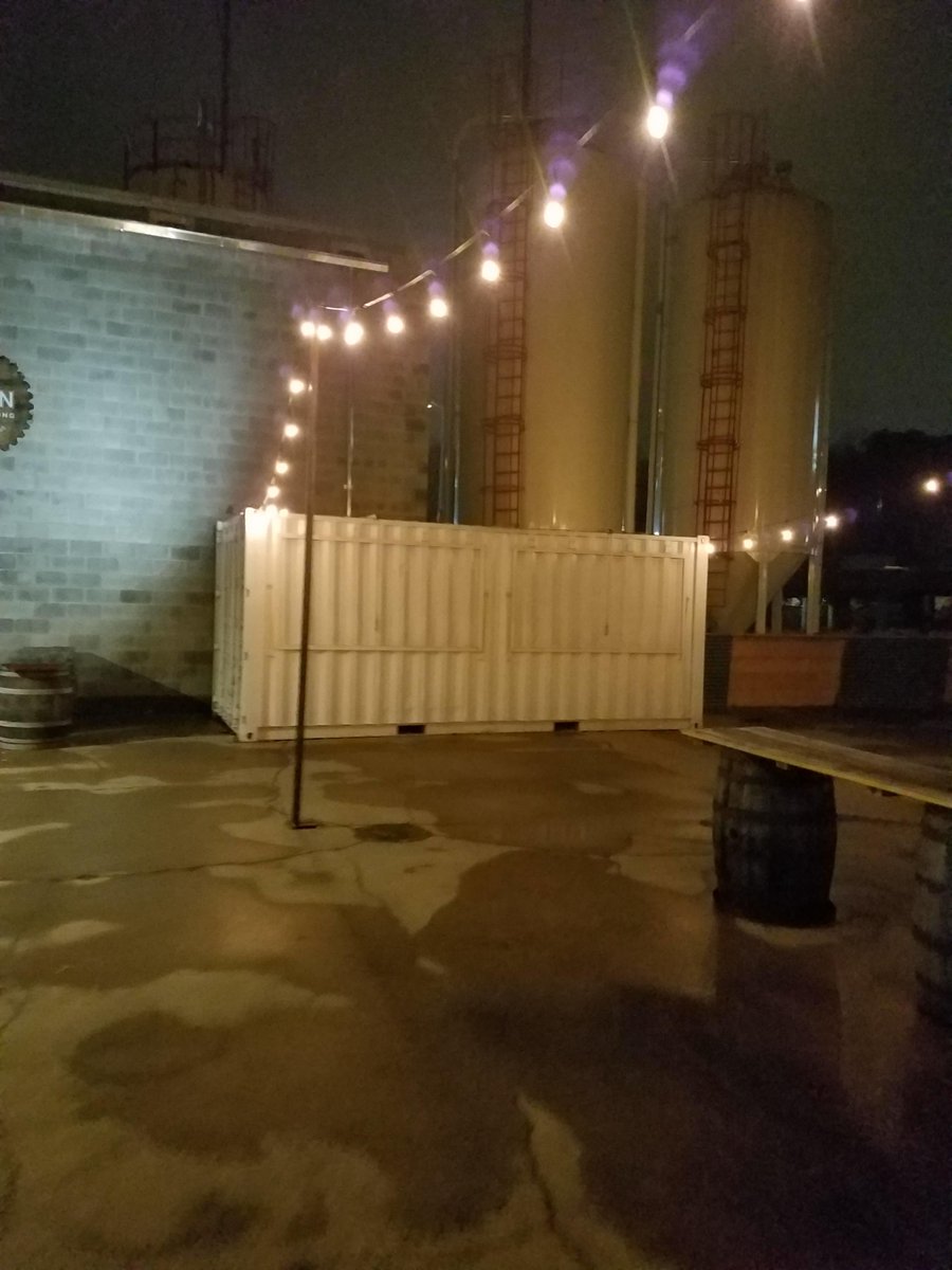 WILMOTMOD's tweet image. We can turn a container into just about anything these days. Check out this cool container bar we custom built for a local brewing facility/taproom.  hubs.ly/H0fNmT00 #Containerbar #Wehelpbuildvisions