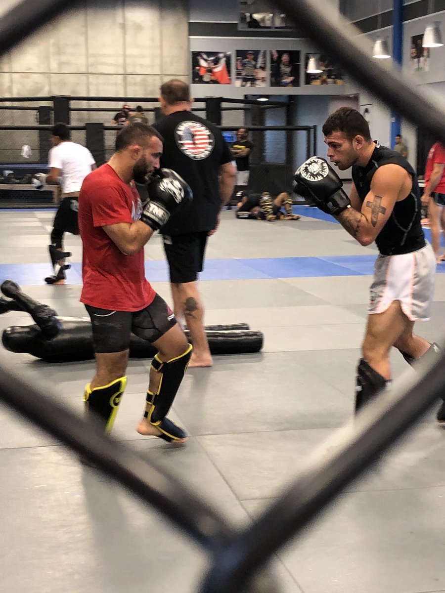 johnlineker's tweet photo. The fight has fallen but the training does not stop and the focus continues!
Waiting for opponent and date for fight. 👊🏻💥
#ufc #treino #sparring #lutador #foco #intensidade #combate #combatente #mma #preparação #luta #handofstone
@danawhite @seanshelby @Alexdavismma https://t.co/ncmB8p2zPC