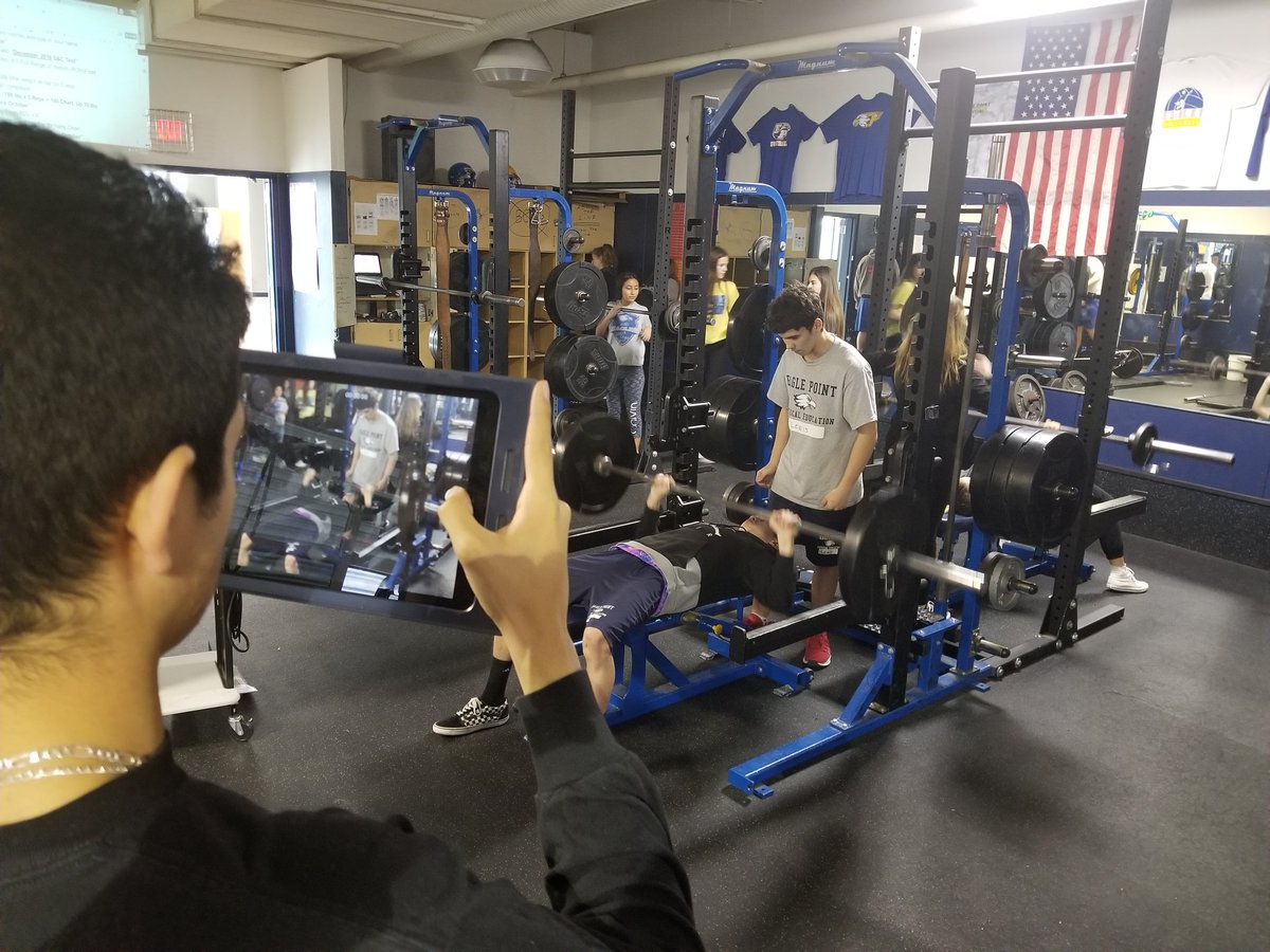 DamianCrowson's tweet photo. Watching students at EPHS doing amazing things! Go Eagles!! #epsd9 https://t.co/ZcINlsEPEz