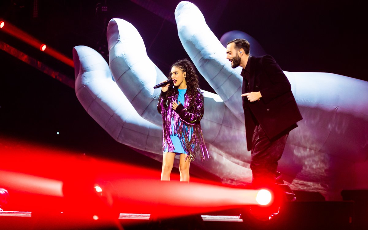 XFactor_Italia's tweet photo. La prima è l’attesissima manche dei duetti con @MengoniMarco e ad avere l’onore di iniziare è #Luna con “Ti ho voluto bene veramente”! #XF12 https://t.co/B3p7OvaaZj