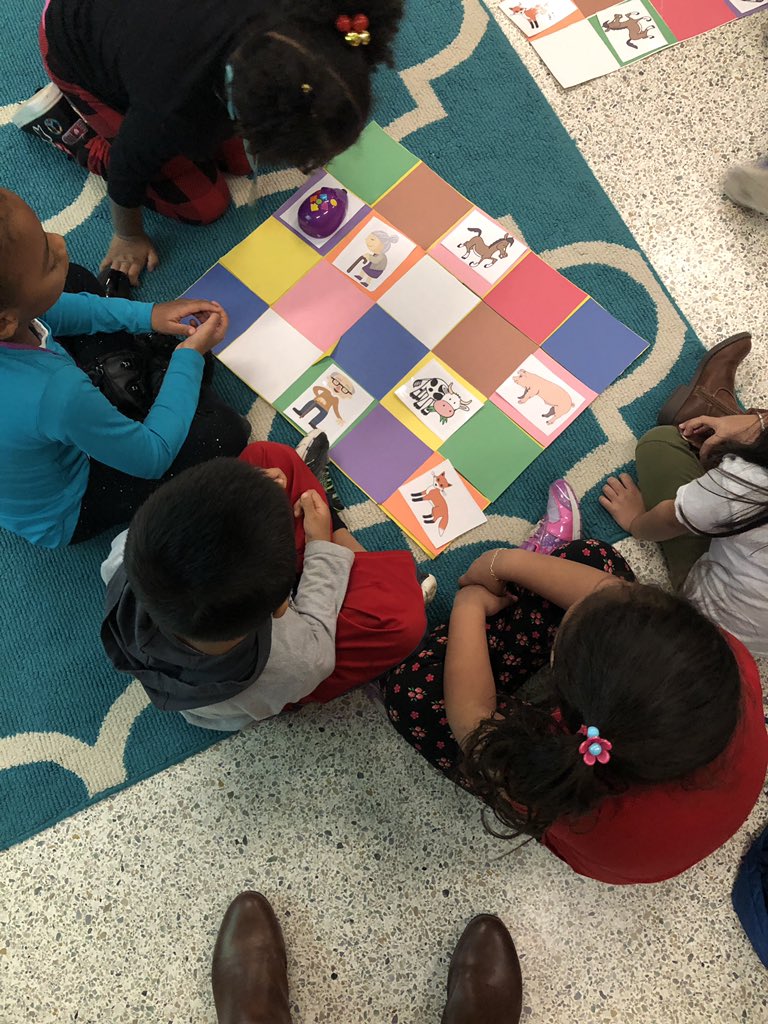Elem_InnovaSHAN's tweet image. Mrs. Garbett’s #kindergarten Ss And Mrs. Norman’s #firstgraders retold and sequenced the Gingerbread Man using the #codeandgomouse @Henrico_Steam #STEAMbestof #hlp #idreamofsteaming