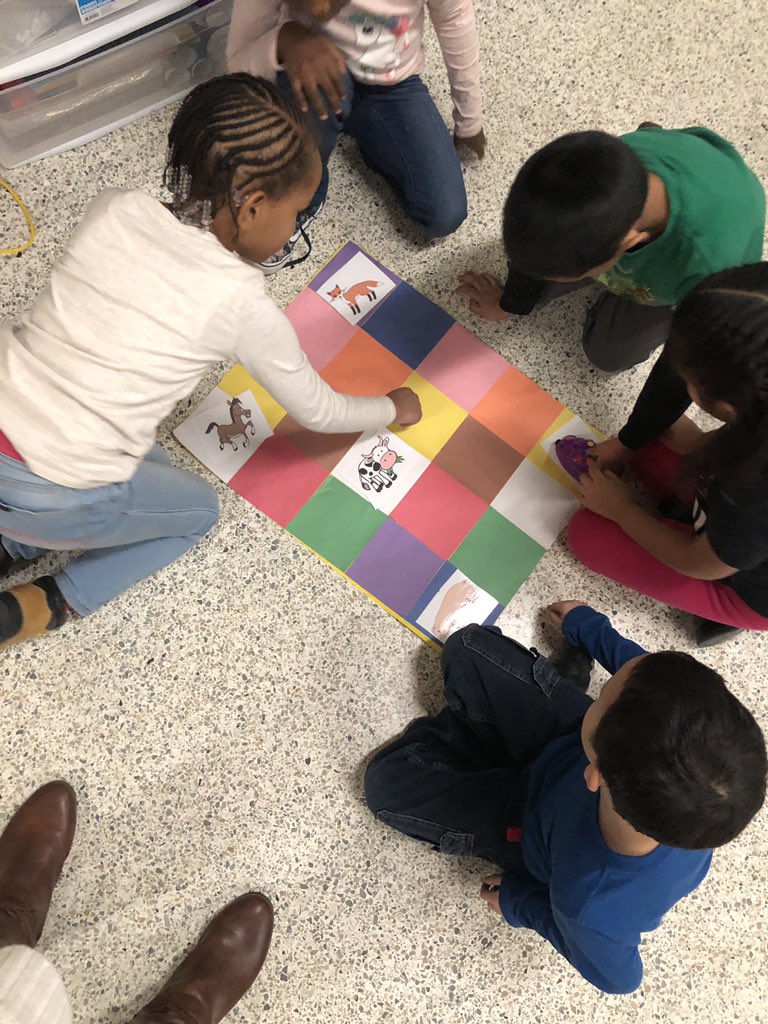 Elem_InnovaSHAN's tweet image. Mrs. Garbett’s #kindergarten Ss And Mrs. Norman’s #firstgraders retold and sequenced the Gingerbread Man using the #codeandgomouse @Henrico_Steam #STEAMbestof #hlp #idreamofsteaming