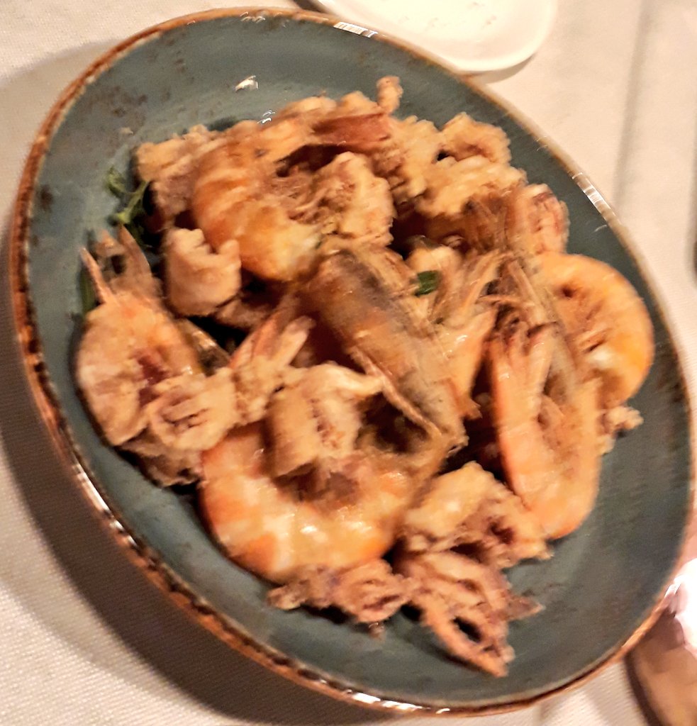 Marco_K18's tweet photo. #ElephantGinAperitif
@PescheriaconCottura
Maccheroncini Ricciola Pistacchi, fritto, #cavatelli alle vongole, #Laganari cozze e poi...?
#cocktail #gin @ElephantGin #InFishWeTrust #pesce https://t.co/ZHuS61mlaQ