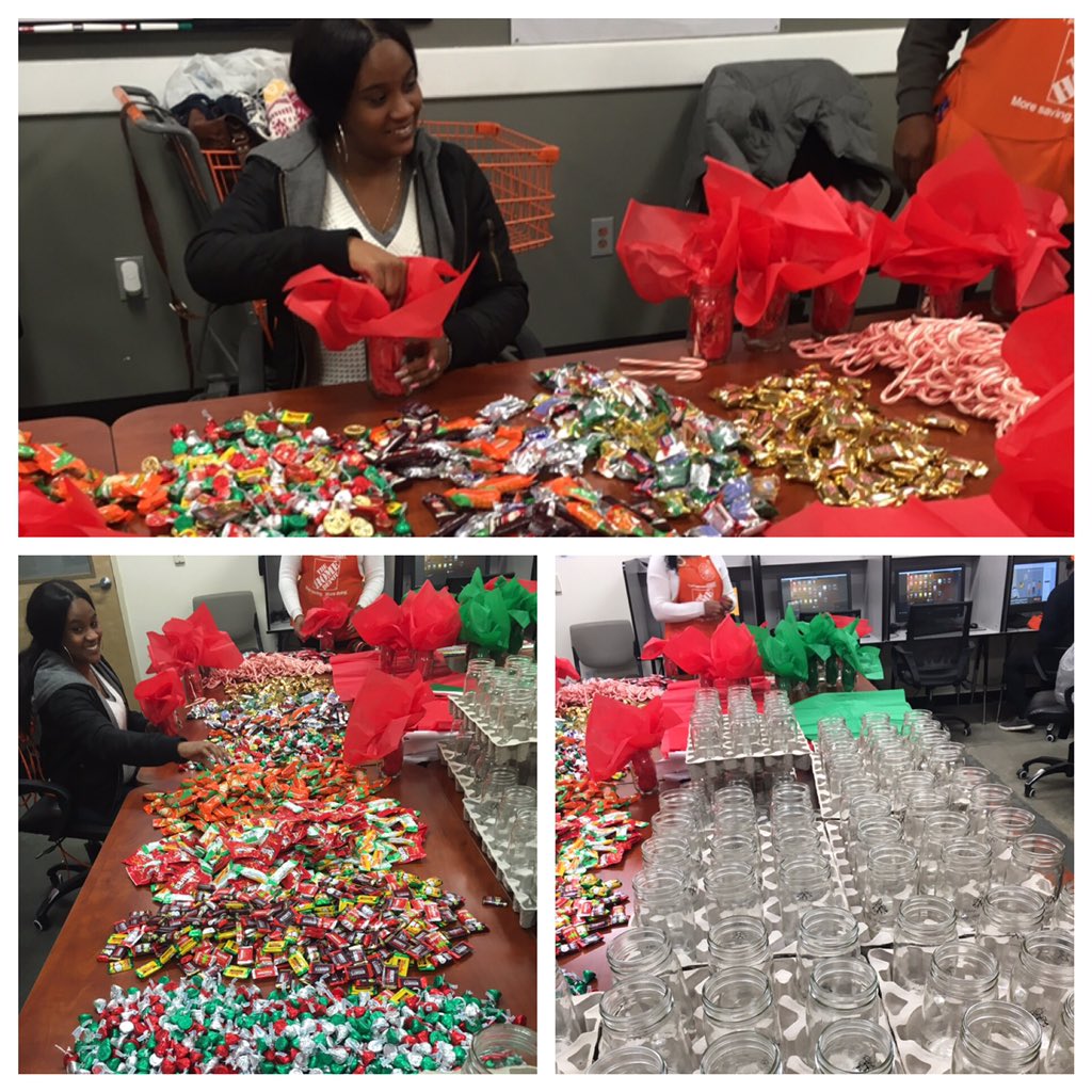 Laura_ASDS_6986's tweet photo. Tis’ the Season @Mighty Midtown! Prepping the associates gifts 🎁 @shalisa0159 @CoryDan25476956 @jsbenefield https://t.co/D0wdf8HaDr