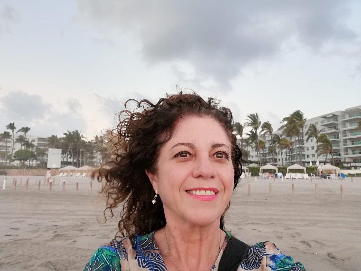 Mariandellaca's tweet photo. Acapulco, estoy aquí, lista para sembrar lo mejor de mi en la presentación de hoy!!! https://t.co/beaO8IkK8x