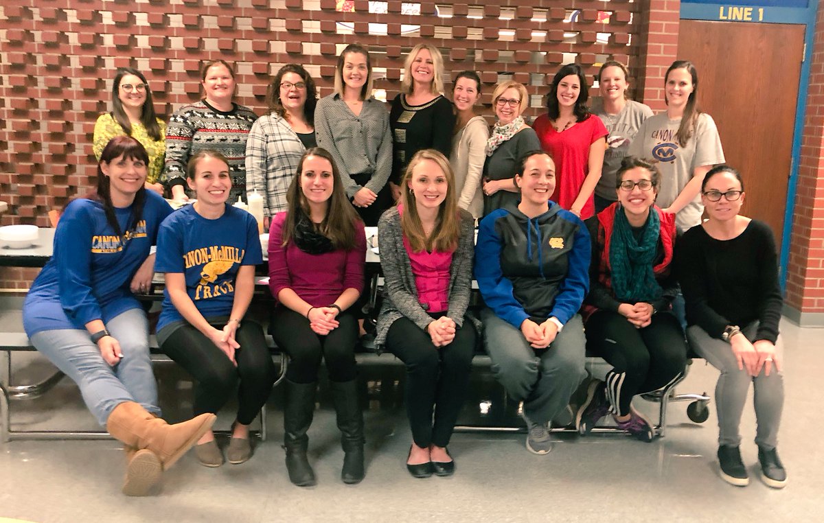 MrsLinnertFACS's tweet photo. Is it volunteering if girls are just having fun? @WEARECMS25 @MarcieKillmeyer @MissMarkanich @MissPaddickCMS @MissFratini @MissMoniodes @MrsWolfCMS @dalbonm @MrsBardellaCMS @lorihedderman https://t.co/lsiuEp3BIo