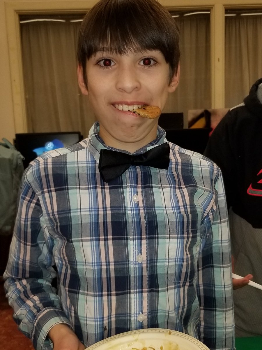 BritIBVenture's tweet photo. Our annual dinner and Panto night - so much fun! #learningiseverywhere #theatre #community #eastvan https://t.co/knV89f3eWd