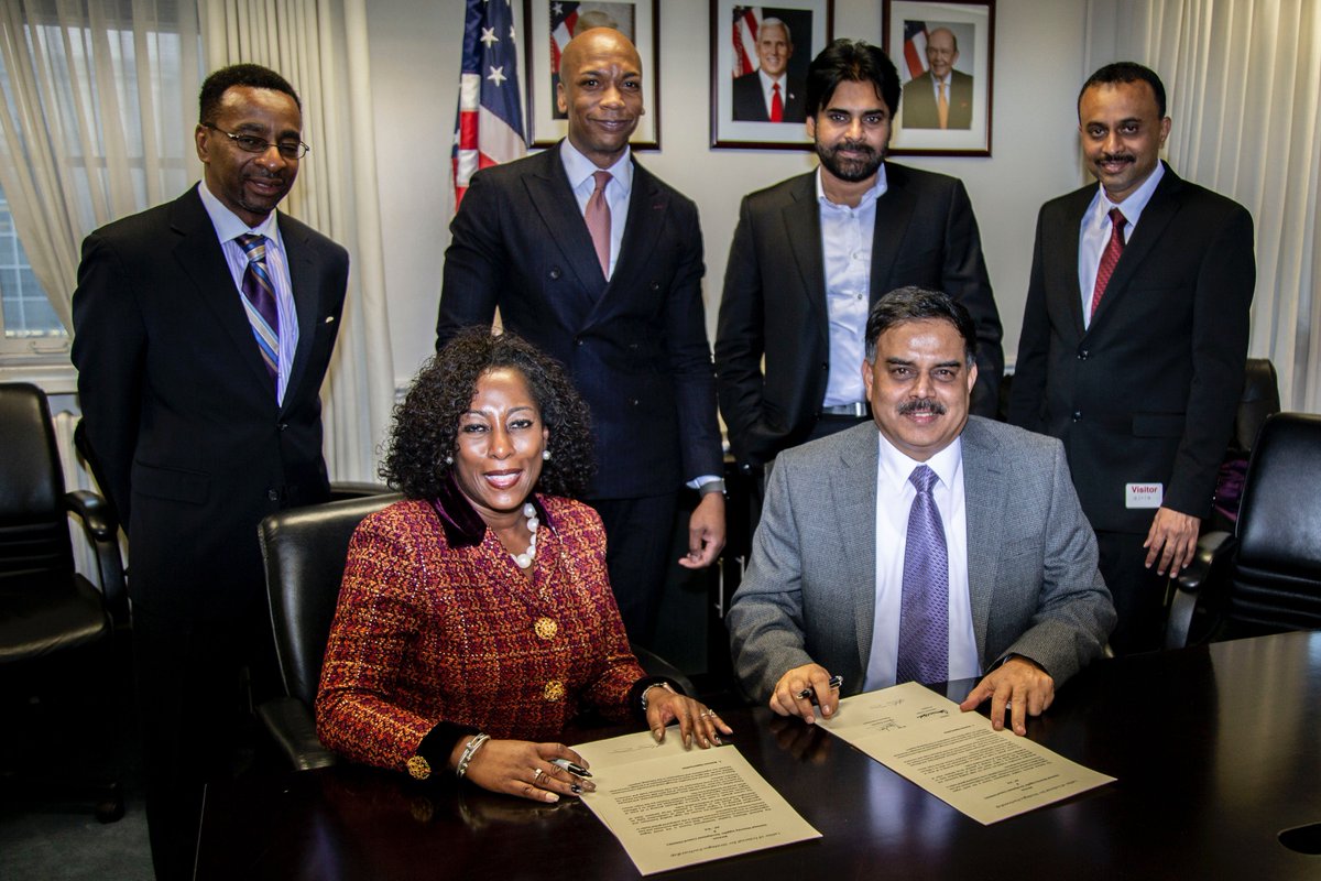 deana_basswms's tweet photo. NMSDC President Adrienne Trimble, U.S. Businessman Elroy P. Sailor and Indian Mega Star Pawan Kalyan Form Groundbreaking Global Partnership https://t.co/b6A5MNJ9ji https://t.co/XGxfDM94kS