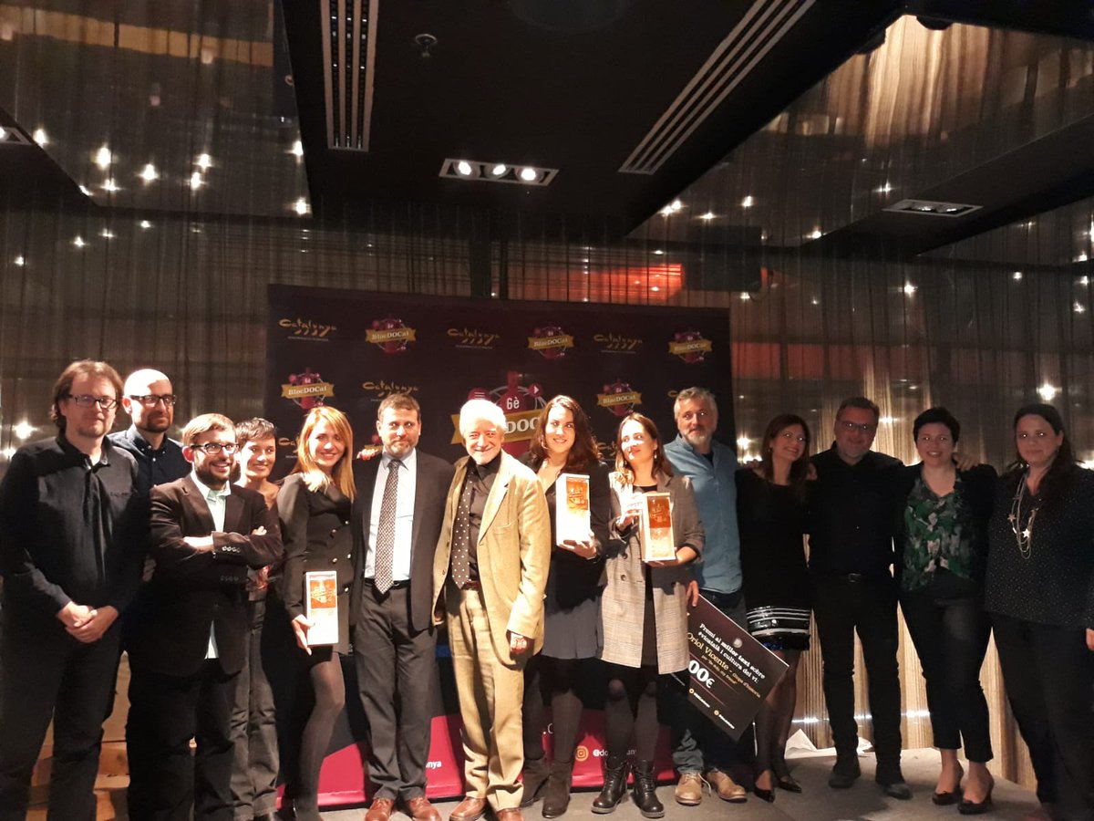 DOCatalunya's tweet photo. Moltes felicitats als guanyadors del #VIBlogDOCat 🎉

Millor 🎥 @winesandthecity
Millor 📷 #annatoledano
Millor 🖋️#glopsdhistoria

#vicatalà #winelovers
Moltes gràcies a tots per acompanyar-nos, ens veiem a la propera edició! 🍷 https://t.co/R2If5v4PGv