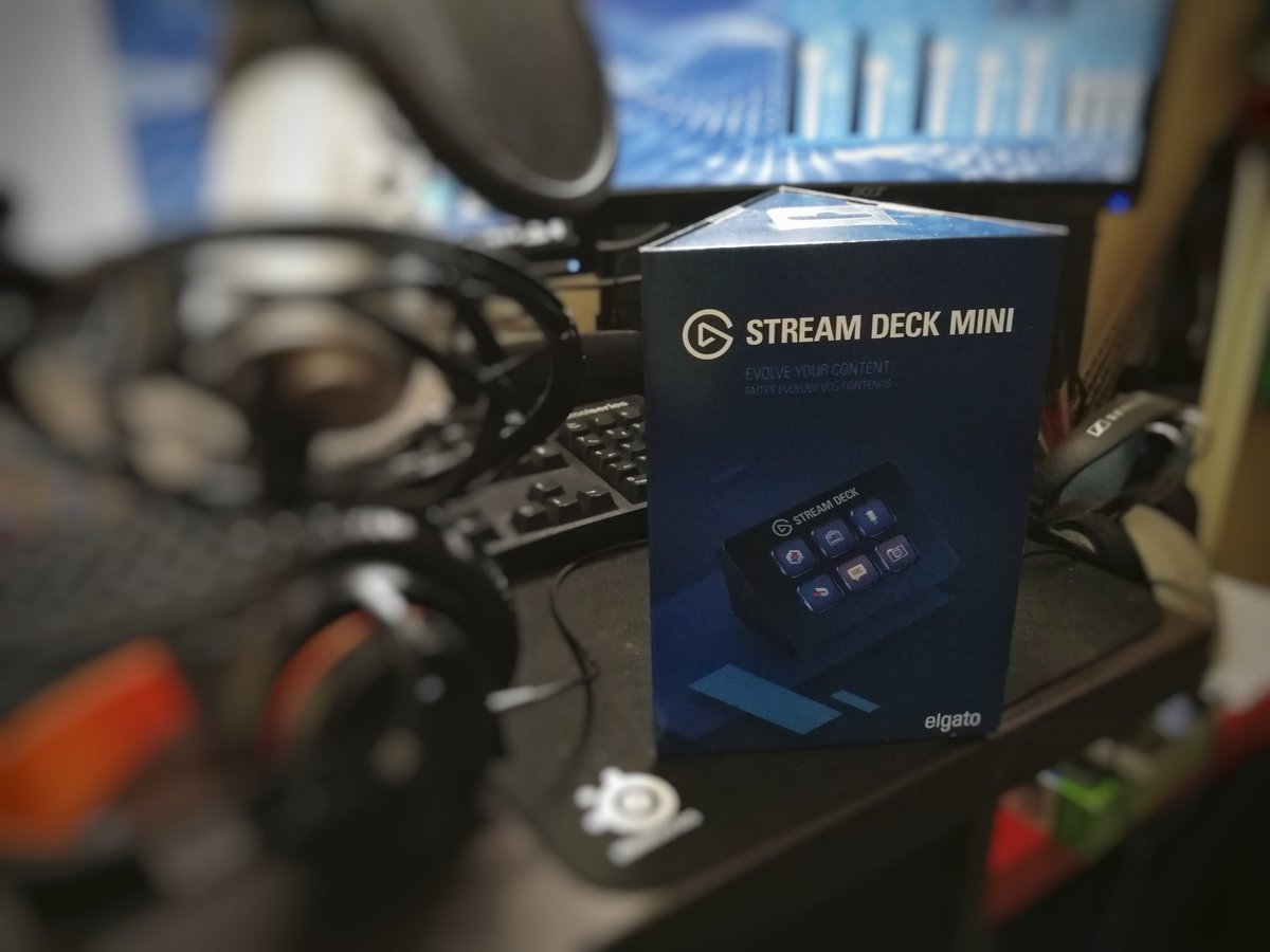 er3dhil's tweet photo. OMAGAD WHAT DID I DO !?
MAMAN ! Je suis un vrai streamer maintenant, j'ai des boutons !
#streamdeck @elgatogamingFR #buttons #buttonseverywhere #streamers #er3dhil #twitch @TwitchFR https://t.co/xfLUBwevjZ