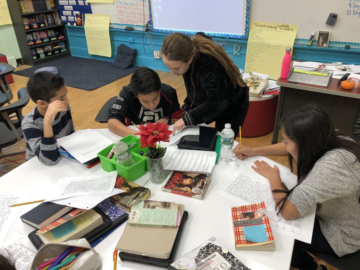 mrs_santos24's tweet photo. Working collaboratively to revise the writing of an anonymous peer. Tomorrow, students will use the same strategies to make revisions on their own writing. #MineolaProud #writinggrind https://t.co/m0OdZ2rXRv