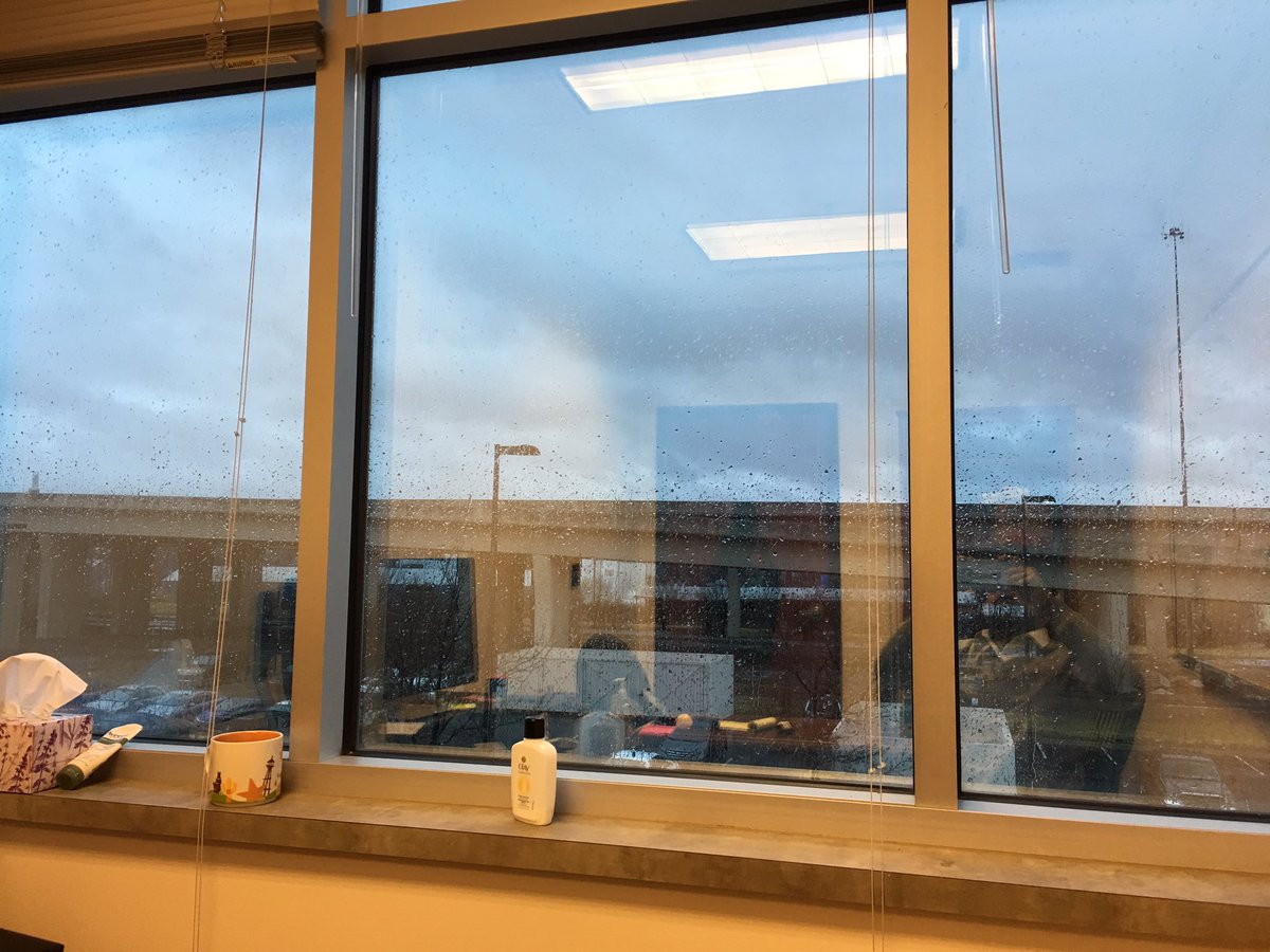 cooolvarma's tweet photo. @vitaminwater #nophoneforayear I would spend staring outside my office window than browse on my phone. More time with my kids and family https://t.co/rjbxQfqOpY