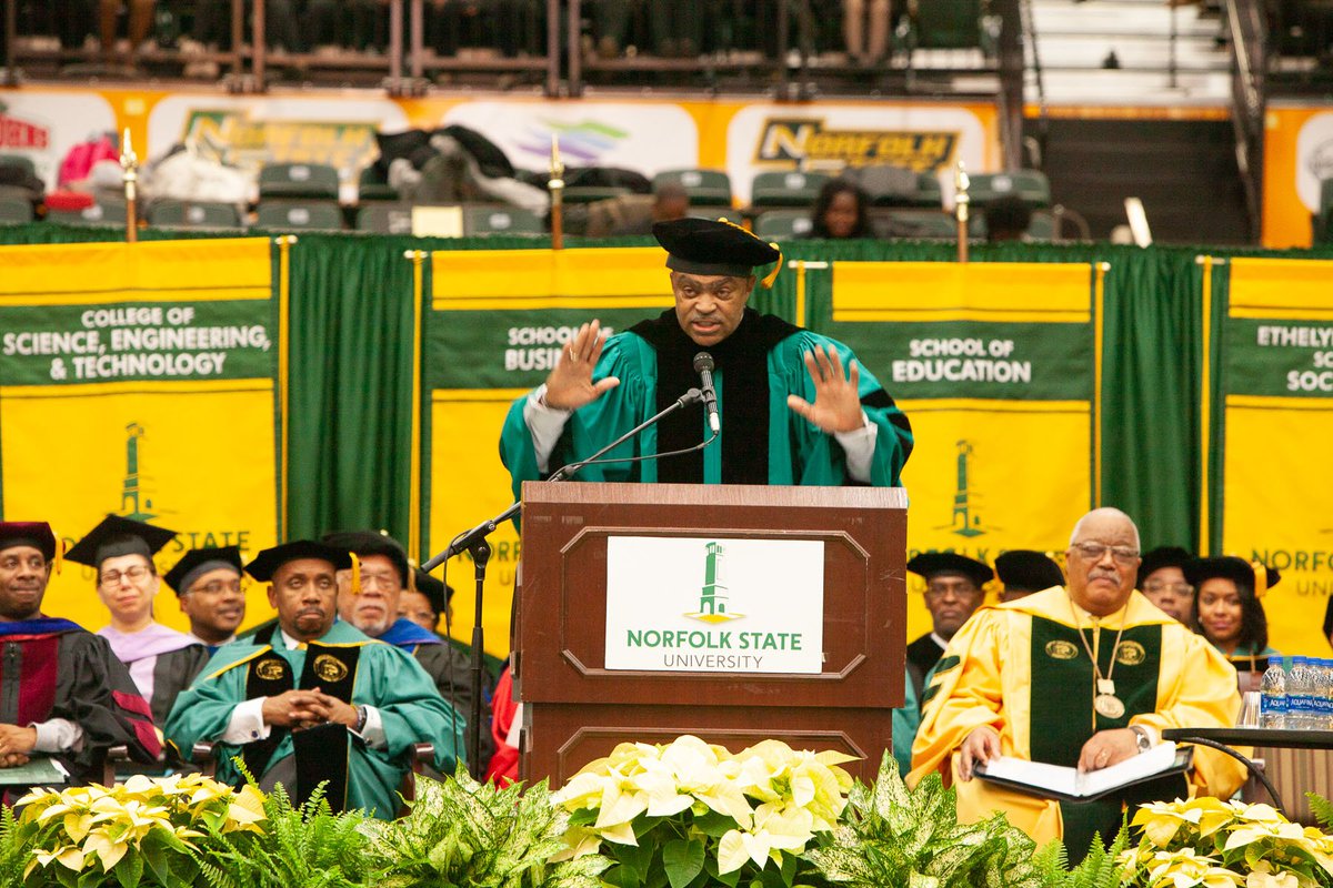 MenforHopeUSA's tweet photo. #ThrowbackThursday to our Founder, @tbrothers25, giving the commencement address at @Norfolkstate last weekend! We also want to congratulate @tbrothers25 on receiving an Honorary Doctorate Degree! #MenforHope #CongratsGrads https://t.co/25BpPxM3vo