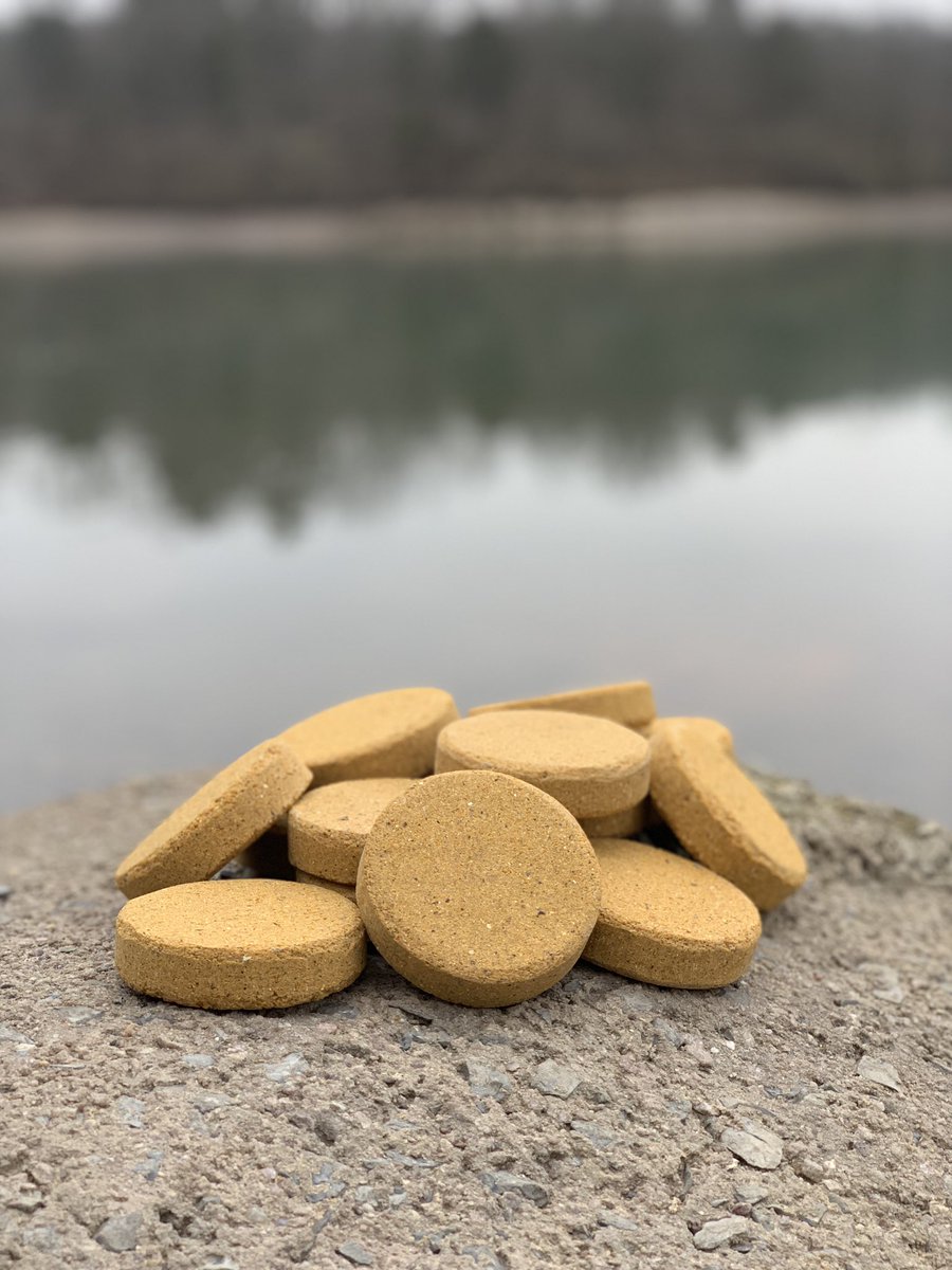 SCORENNHOLE's tweet photo. Winter or summer. Fish food skipping stonnes are great outdoor fun with friends and family all year long!🐟🌅🌲 To learn more visit https://t.co/dZzp14uzKT https://t.co/ODmD7JU5N5