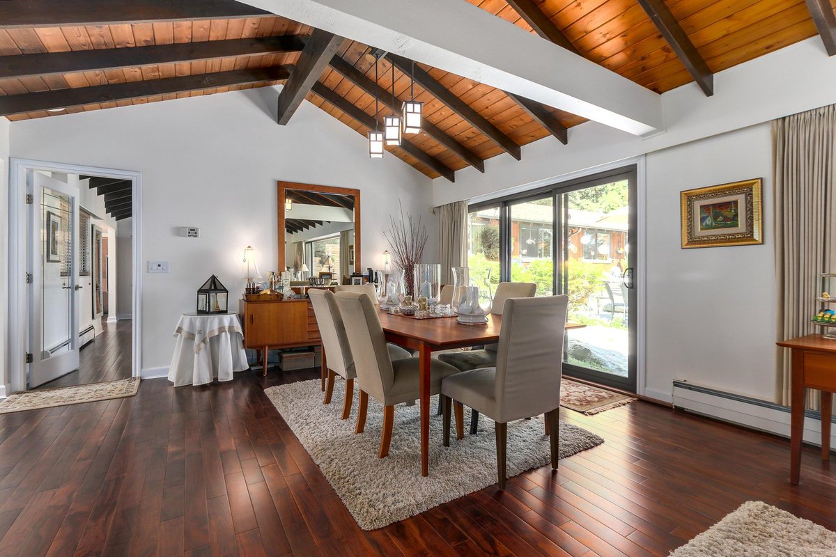 WEST BAY SCHOOL Catchment! Conveniently Located yet completely PRIVATE!

First time on the market in nearly 20 years! One of the kind spectacular cozy home situated in a COMPLETELY PRIVATE PICTURESQUE OASIS: bit.ly/2P5cbtL

#RealEstate #Realtor #Listing #RealEstateLife