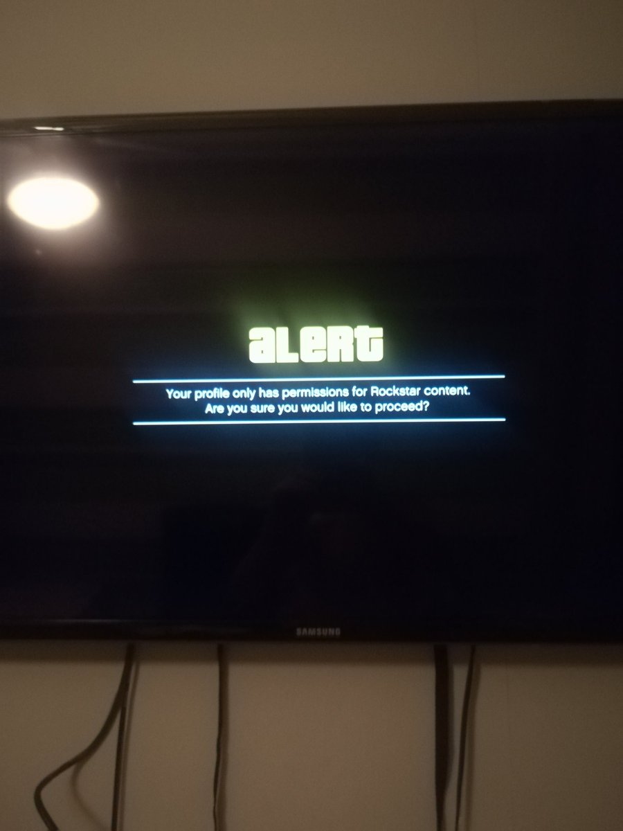 b2e2n2's tweet photo. @RockstarGames @RockstarSupport what is this https://t.co/lSsFD1vjOk