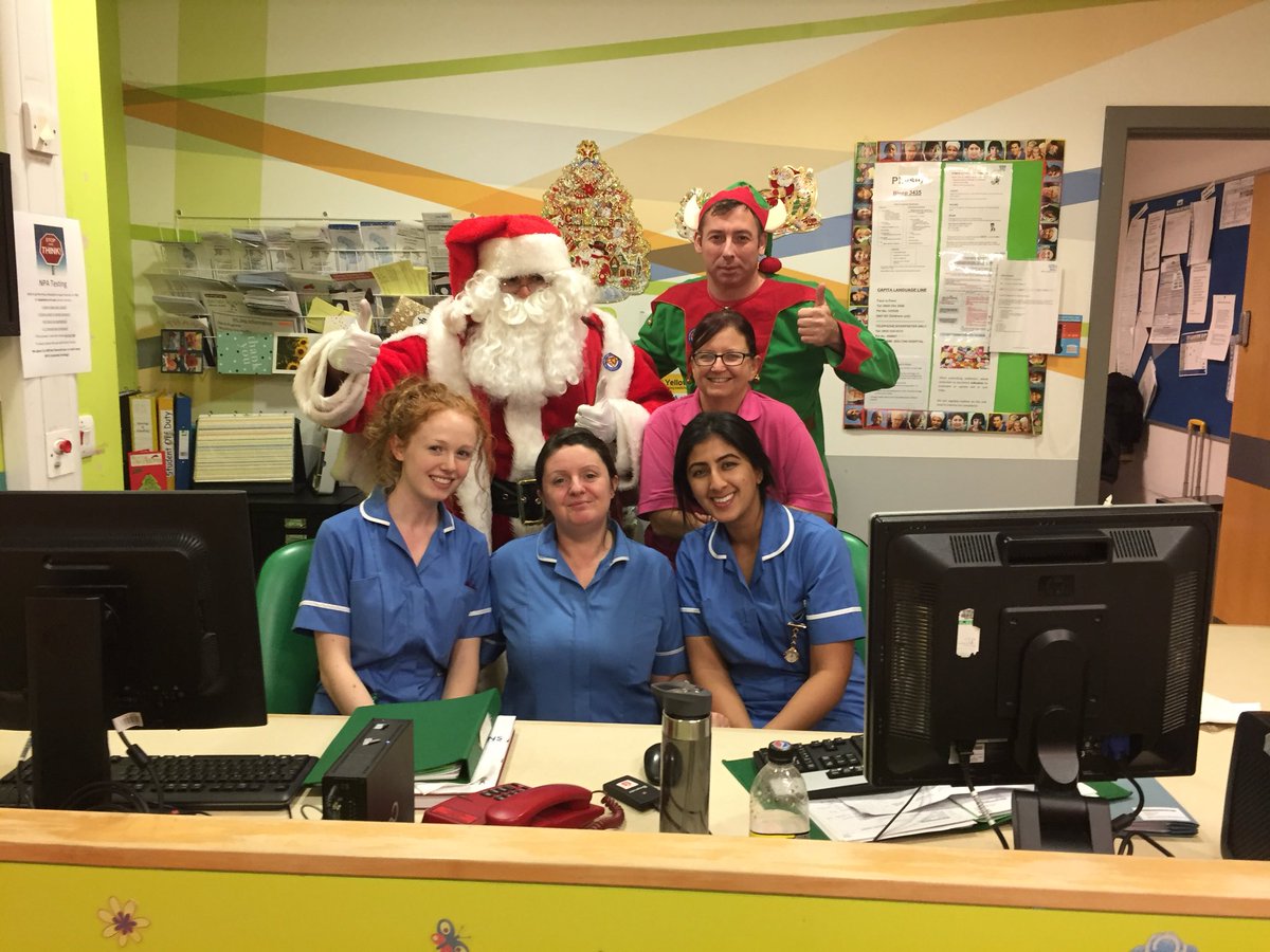 SuperJCharity's tweet photo. We’ve had a fantastic day on our #SuperJoshSanta tour visiting Children’s Wards @boltonnhsft @WythenshaweHosp @NCAlliance_NHS @OldhamCO_NHS giving out gifts 🎁🎅❤️ https://t.co/WcLf77kbNb