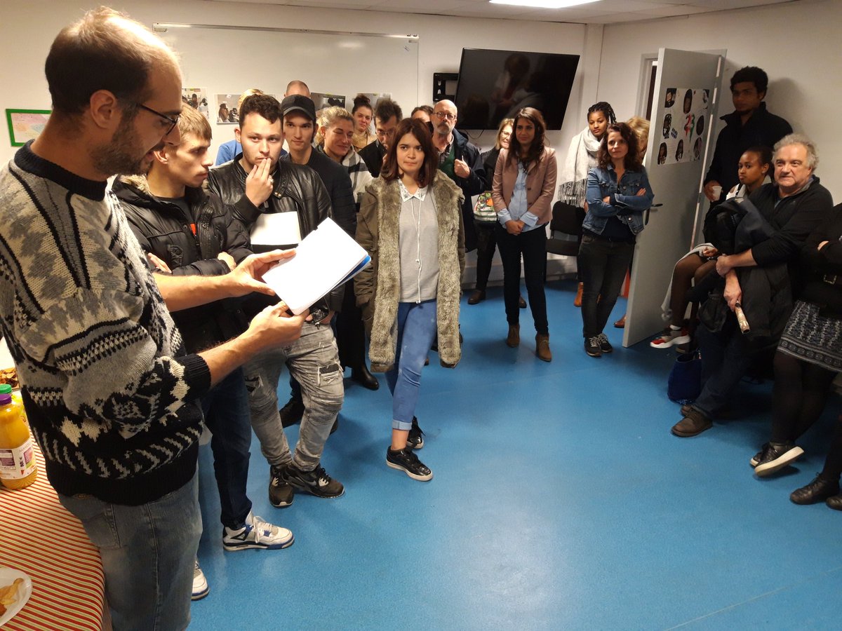 e2cGironde's tweet photo. Plus personne ne pourra dire :"l'art conceptuel ce n'est pas intéressant" grâce aux stagiaires de l'#e2cbma et l'artiste Nicolas Bulf.
Merci à tous d'être venus ouvrir le placard et d'avoir passé ce joli moment avec nous.
@toutartfaire https://t.co/zwivikh4ZY