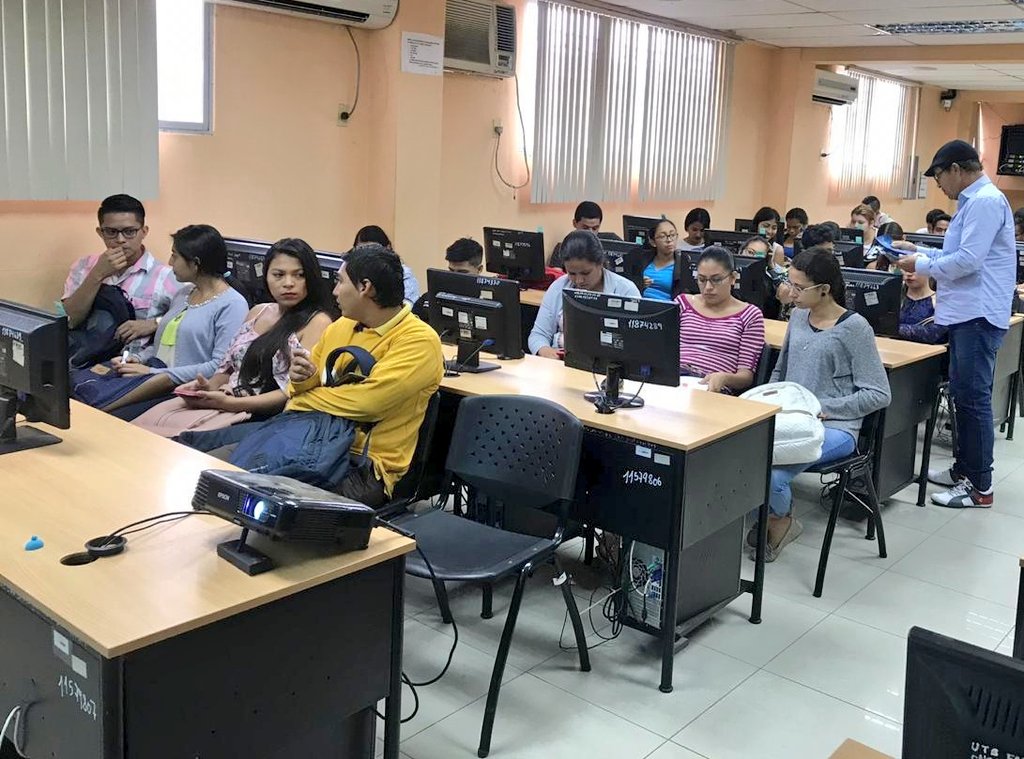 secap_ec's tweet photo. #Babahoyo | Socialización de la capacitación 'Ecuador Competitivo 2030', a los estudiantes de último año de la carrera Ingeniería Comercial, a fin de promover futuros emprendimientos. 
#CapacítateConSecap #SecapZonal5 https://t.co/pYPpYqcJU0