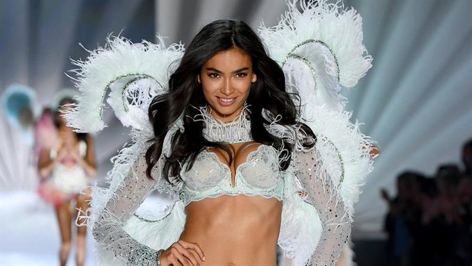Victoria's Secret Fashion Show - Page 2 DuVNcQTU8AAK_Y3