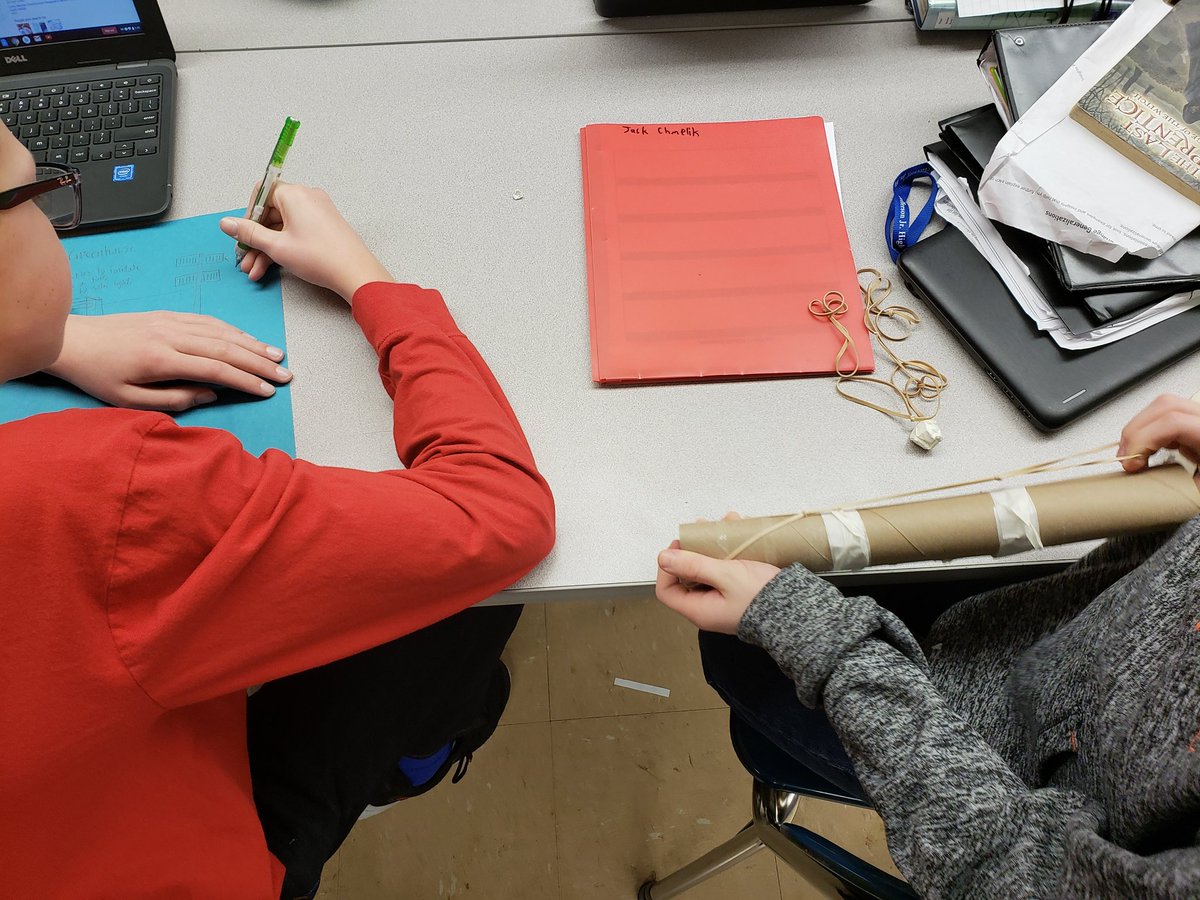 BarronScience's tweet image. Creating models to communicate about our designs #innovate68 @Woodridge68 @JeffersonJH68