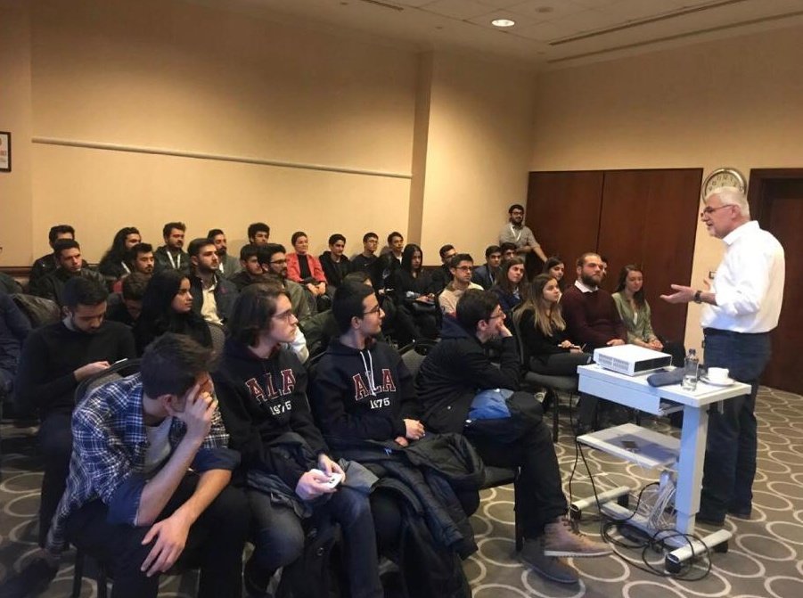 cugirisimcilik's tweet photo. MEF Üniversitesi Rektör Yardımcısı Prof. Dr. Sayın Erhan Erkut Hocamız ile mükemmel bir söyleşi gerçekleştirdik. Teşekkürler... https://t.co/3EXmXEfbjw