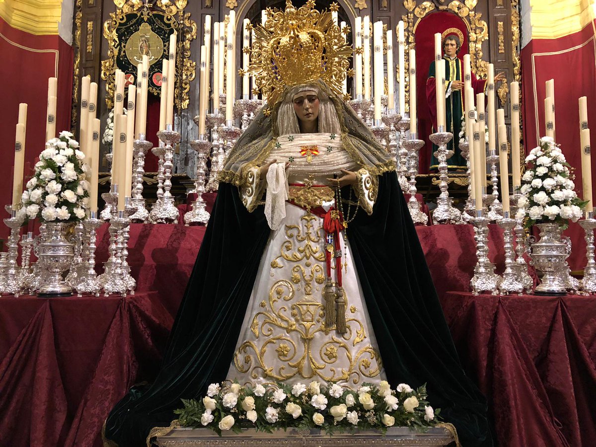 CEsparto's tweet photo. SEVILLA | Así luce María Santísima de la Esperanza de la Hermandad de Jesús Nazareno de Constantina para su triduo, con el exorno floral de @PAMFLORISTERIA, patrocinador de nuestro programa de radio en @ondacapitalfm. #CdERadio https://t.co/uWBv4i7uAS