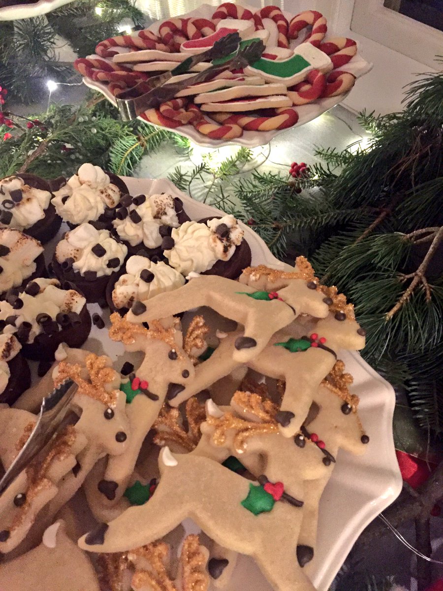 loomischef's tweet image. Festive Dessert Display is sure to be the perfect finishing bite. 
#Taste #ScratchBaking #PlatinumServiceDelivered 
@loomischaffee @FlikISDining