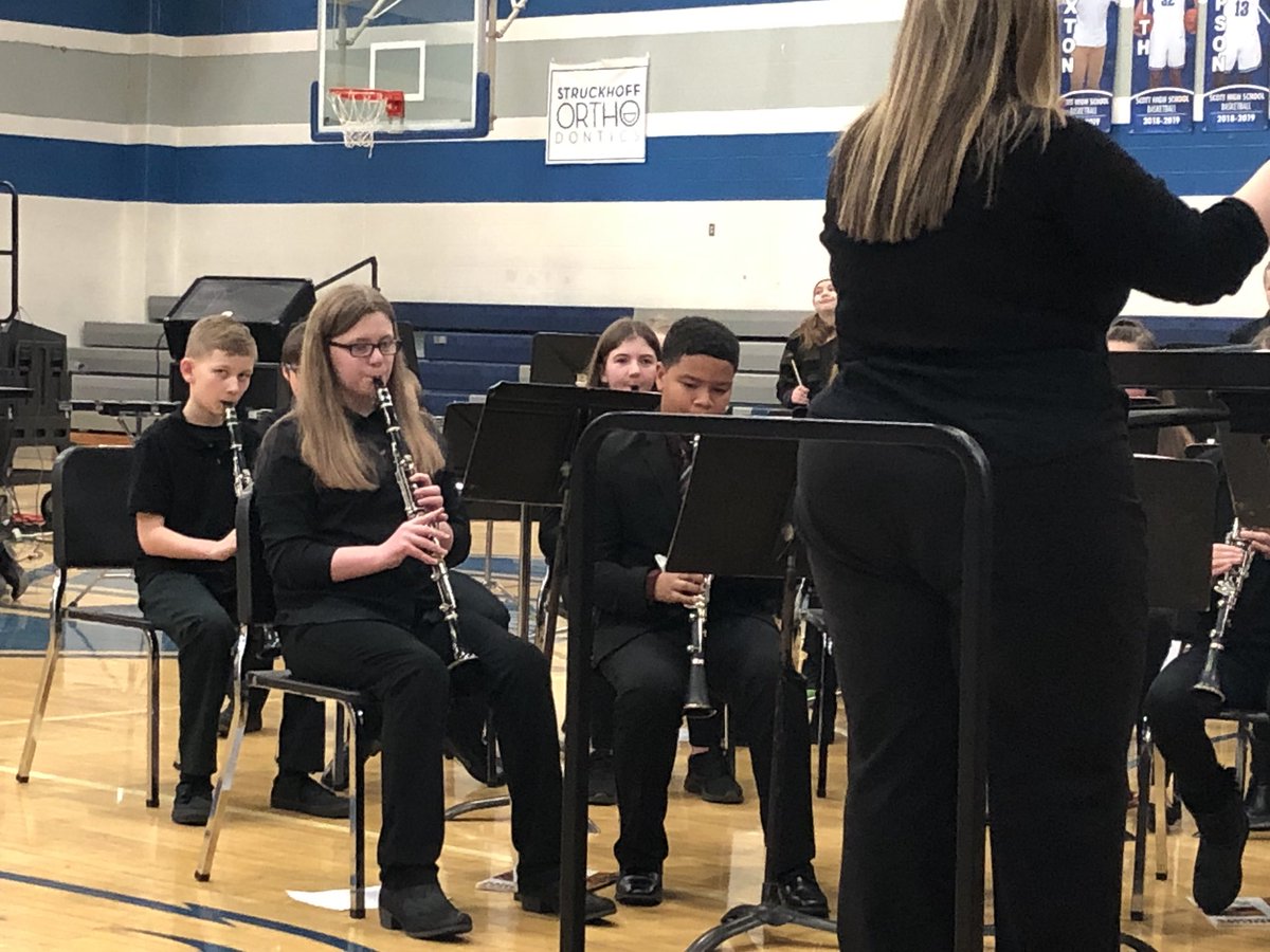 wmswildcat's tweet photo. The WMS Beginning Band (6th graders) are performing in their first concert! #makingbeautifulmusic #HappyHolidays #TeamWoodland @TheKCSD #BestYearEver https://t.co/HXaMHjhqA5